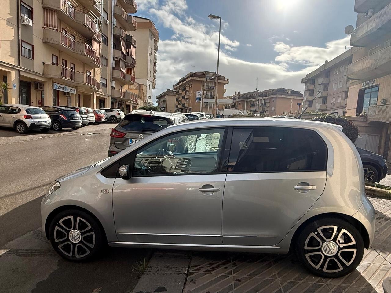 Volkswagen up! 1.0 75 CV 5p. move