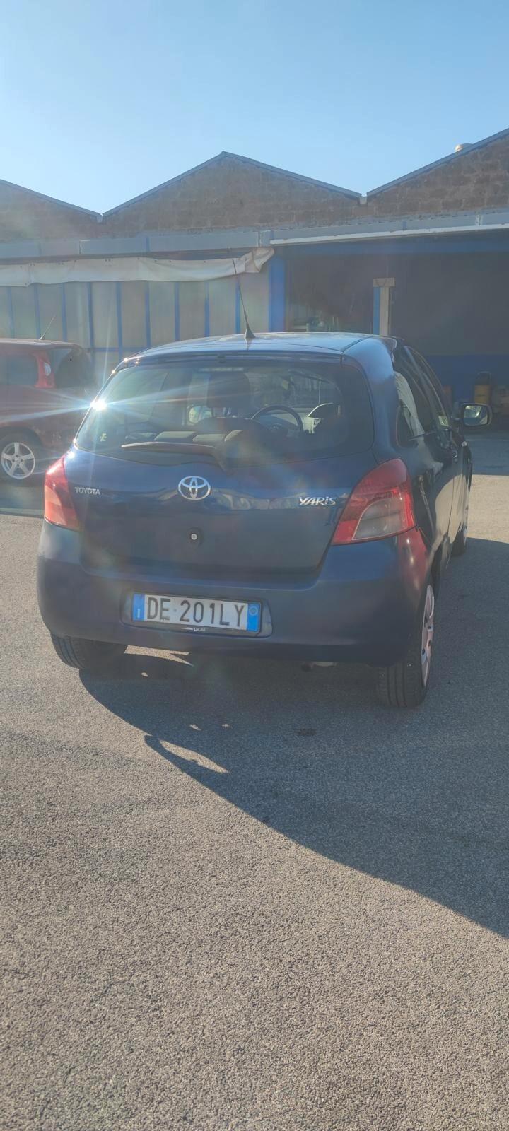 Toyota Yaris 1.0 3 porte Sol