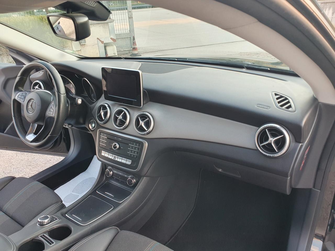 Mercedes-benz CLA 200 d Sport