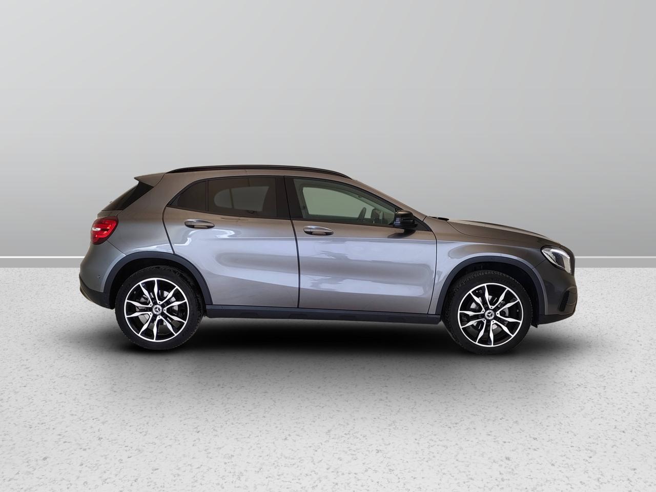 Mercedes-Benz GLA-X156 2017 - GLA 200 Sport auto