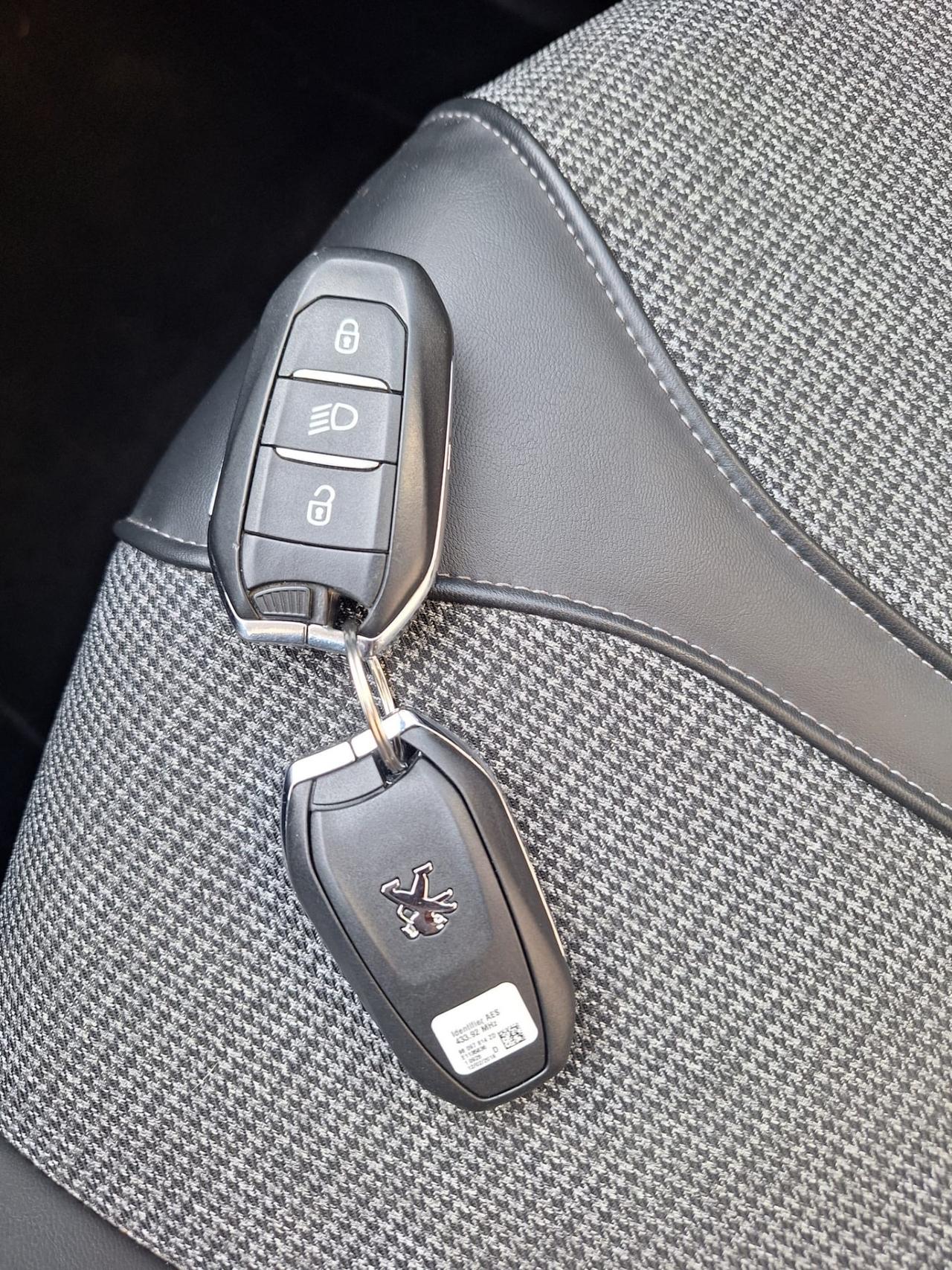 Peugeot 3008 1.2 benzina euro 6