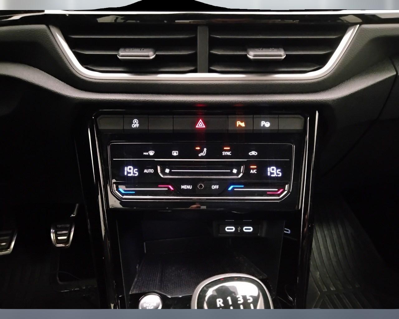 VOLKSWAGEN T-Roc I 2022 - T-Roc 1.0 tsi R-Line 110cv