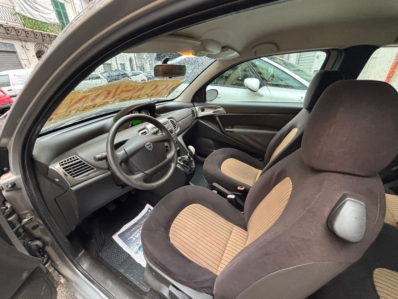 Lancia Ypsilon 1.2 Argento NEOPATENTATI FINANZIABILE