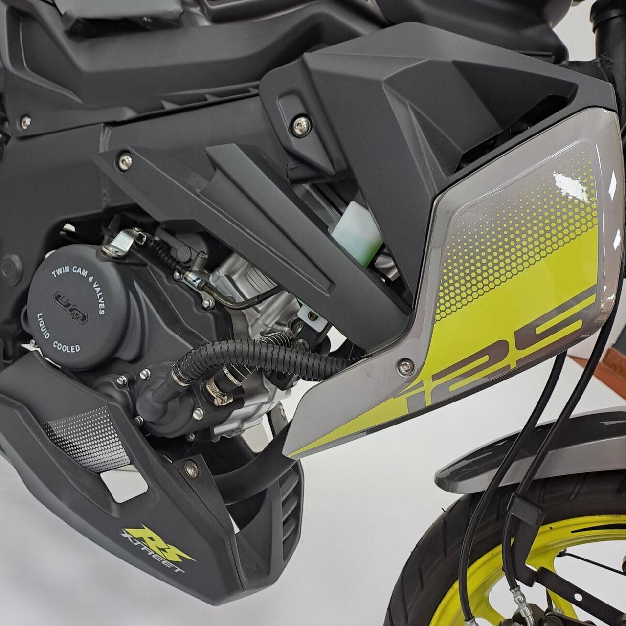 UM Moto. XTREET RS 125 SUPERPREZZO