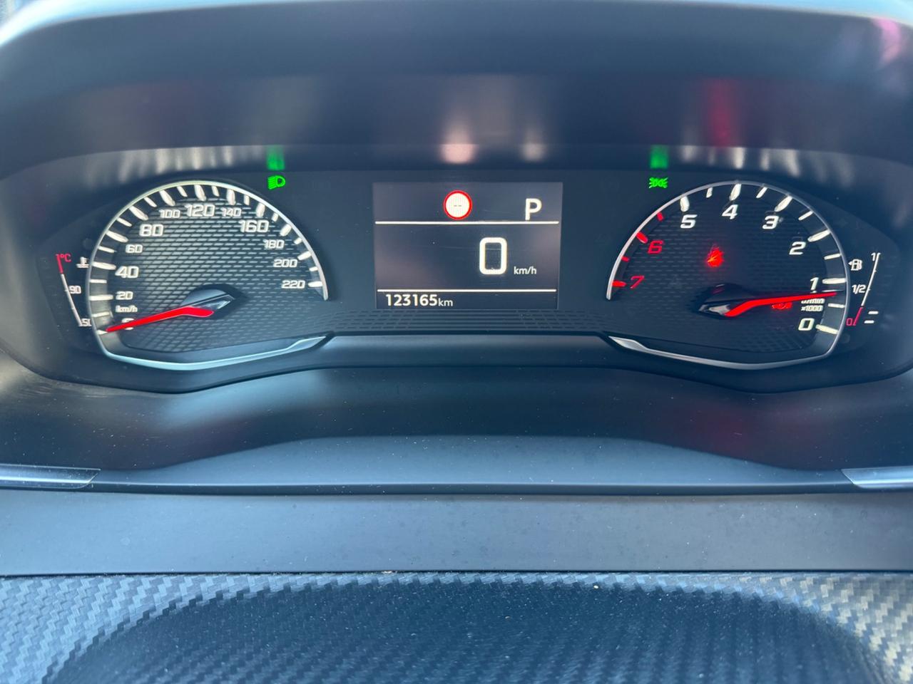 Peugeot 2008 BlueHDi 130 S&S EAT8 GT Pack