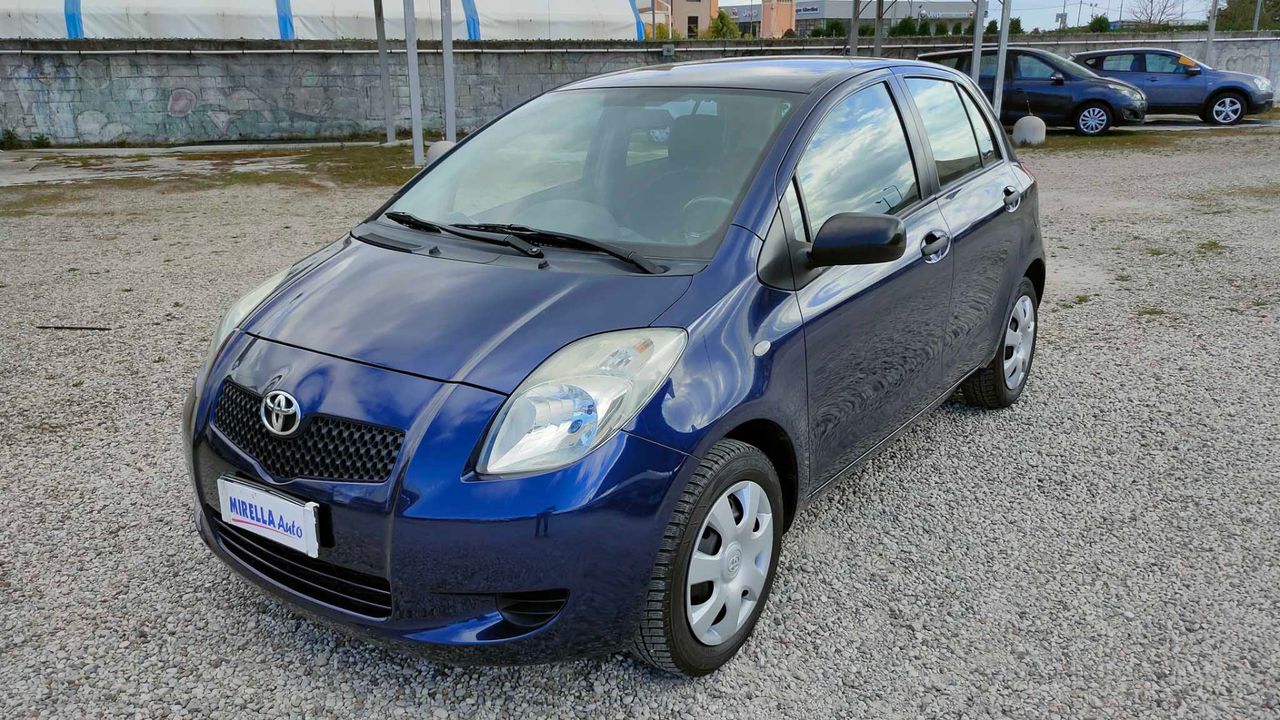 Toyota Yaris 1.0 5 porte