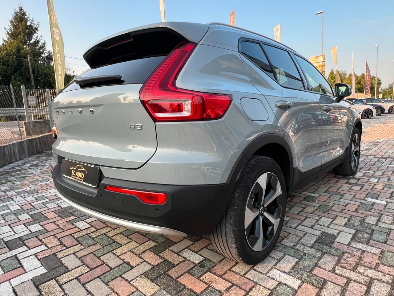 Volvo XC40 B3 automatico Plus Dark