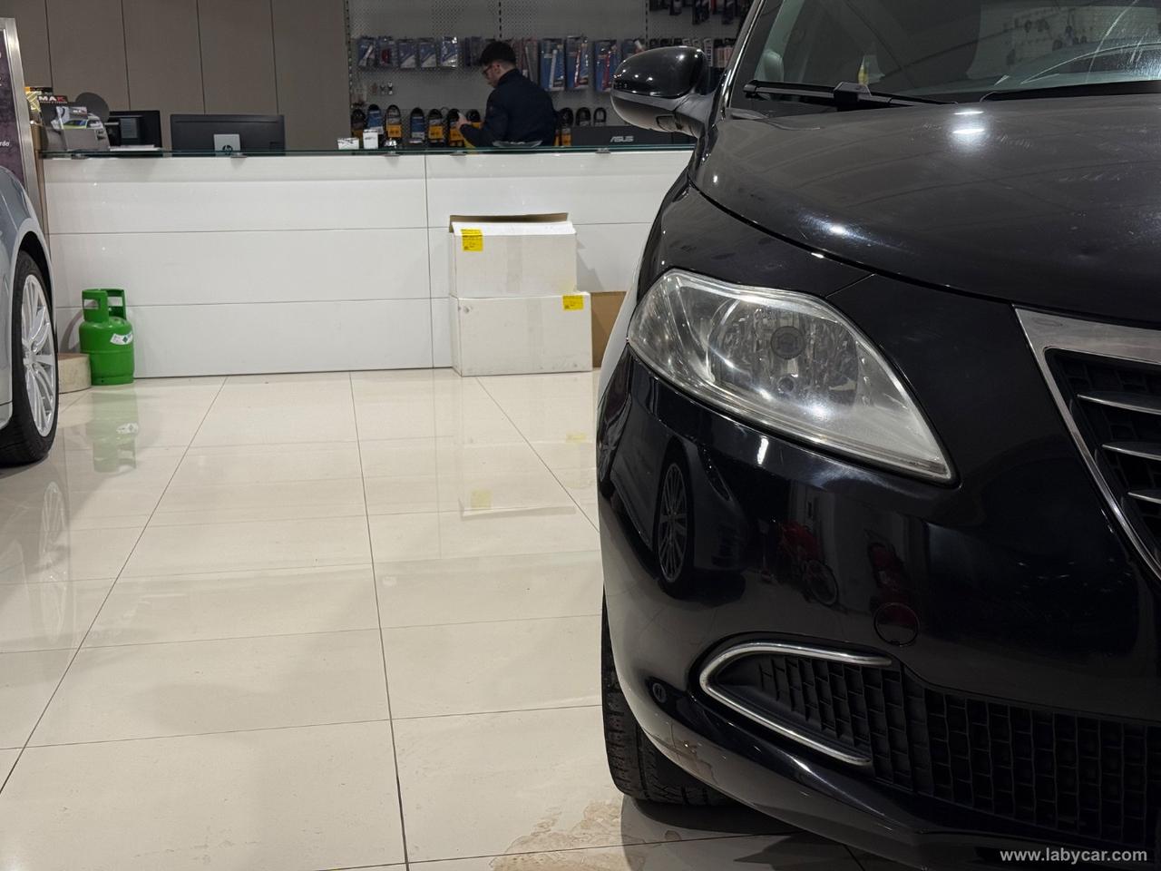 LANCIA Ypsilon 1.2 69 CV 5p. S&S Silver