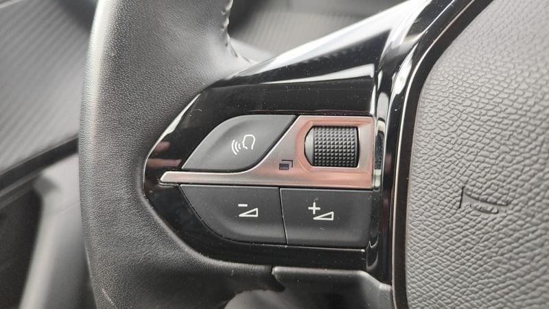 Peugeot 2008 PureTech 130 S&S Allure Pack