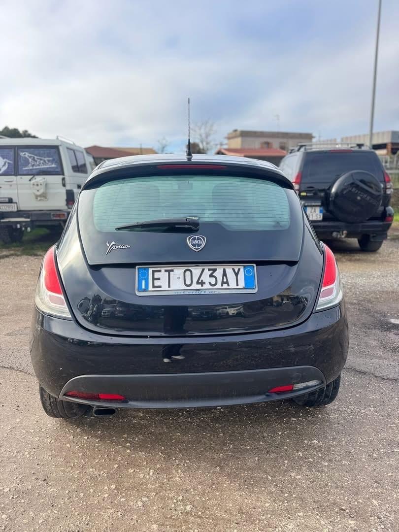 Lancia Ypsilon