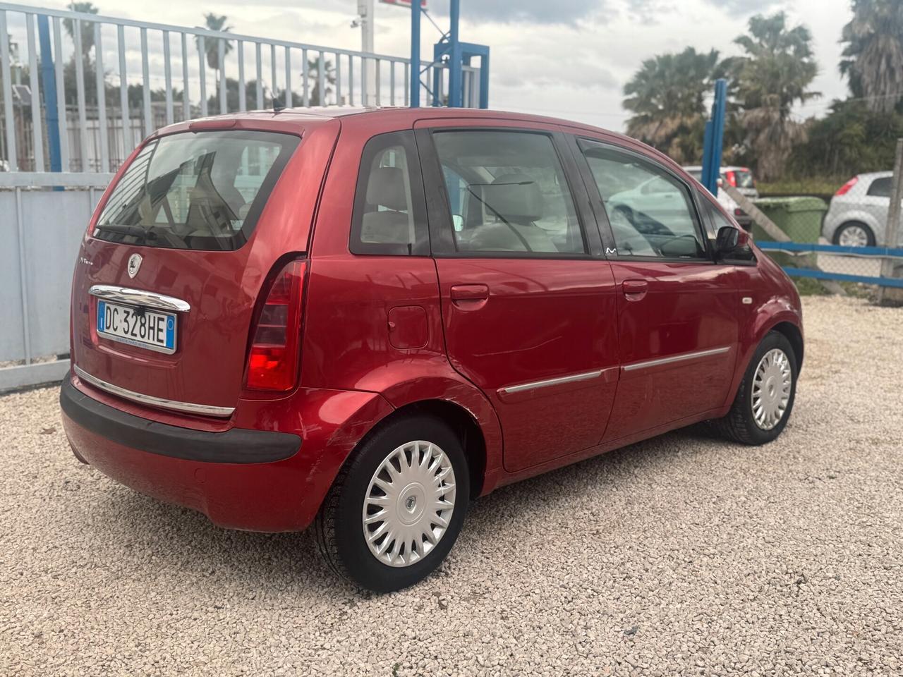 Lancia MUSA 1400 GPL 2006