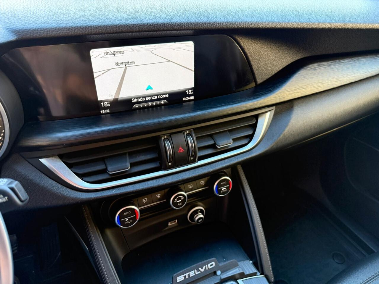 Alfa Romeo Stelvio 2.2 TD 180CV AT8 Q4 Business