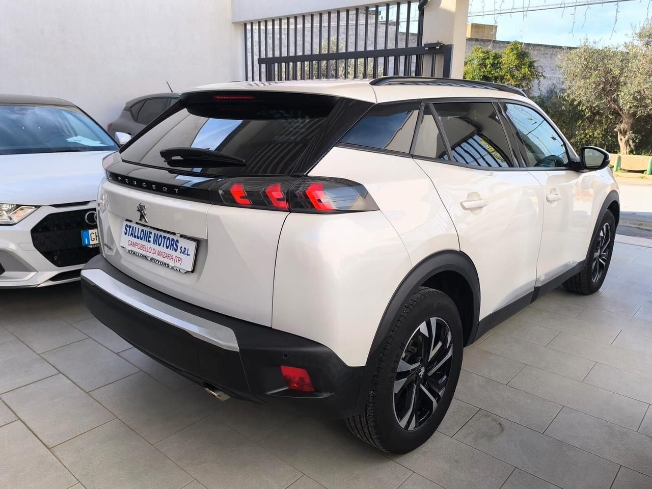 Peugeot 2008 BlueHDi 130 S&S EAT8 Allure Pack 2021