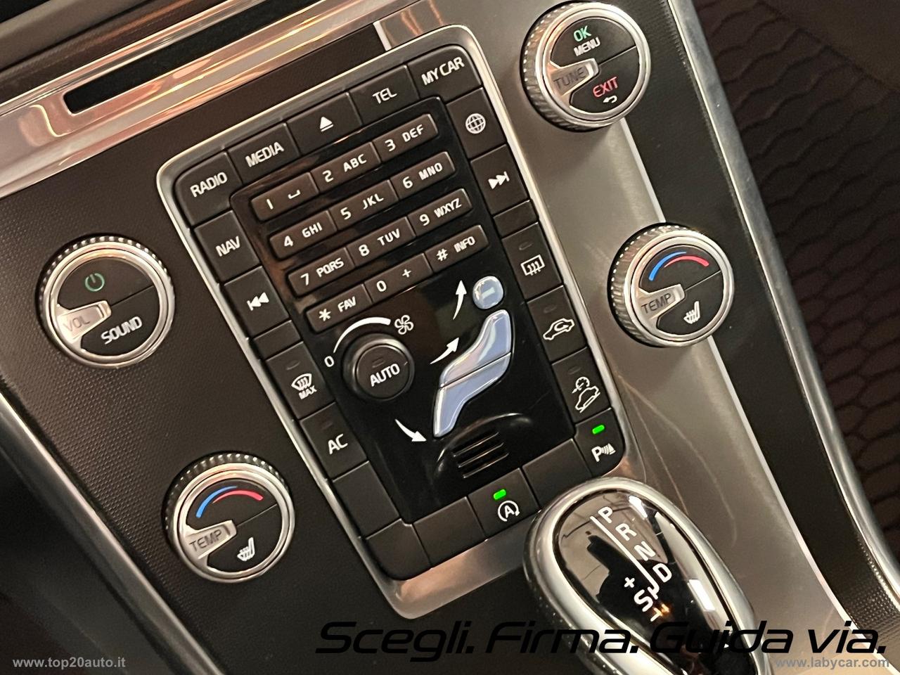 VOLVO XC60 2.4 D4 4X4 AUTOMATICA R-DESIGN EURO6