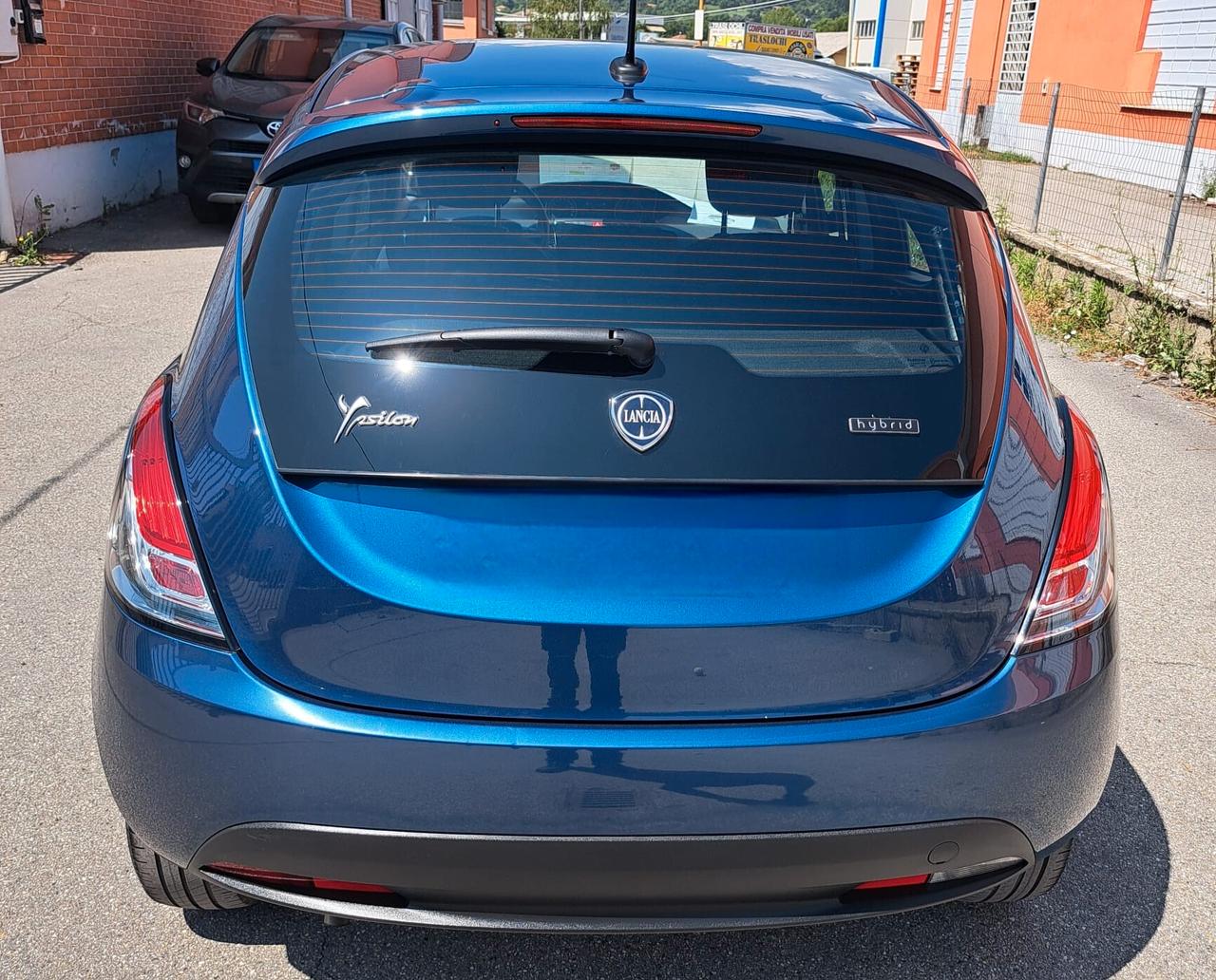 Lancia Ypsilon 1.0 FireFly 5 porte S&S Hybrid Ecochic Silver PREZZO SENZA VINCOLI