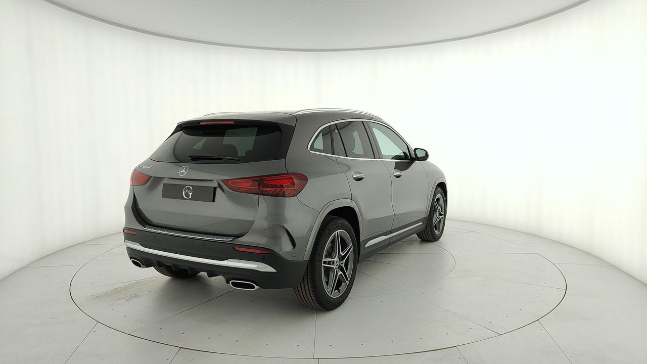 Mercedes-Benz GLA 200 d automatic