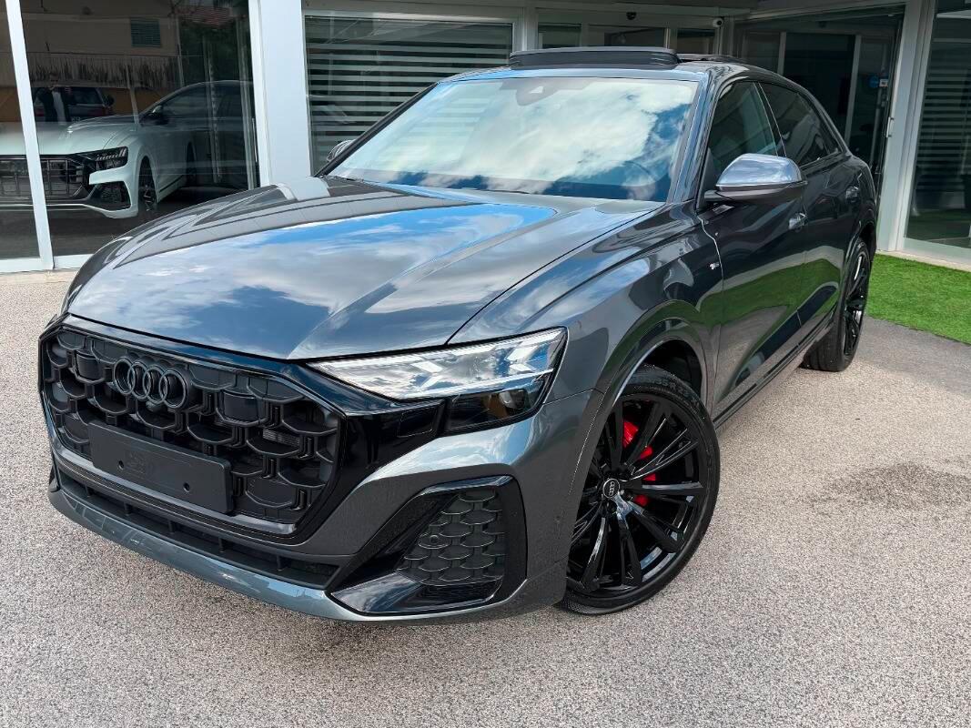 Audi Q8 3.0 tdi 286cv S line quattro Tetto Valcona Ventilati