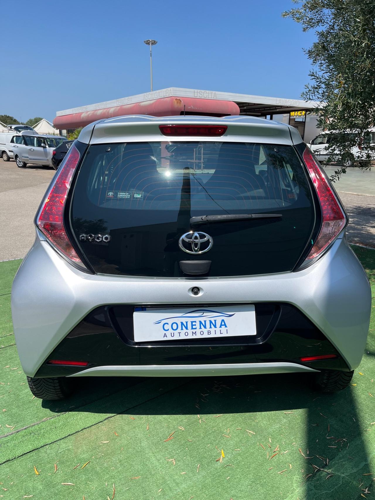 Toyota Aygo 1.0 VVT-i 69 CV 5 porte x-play TSS