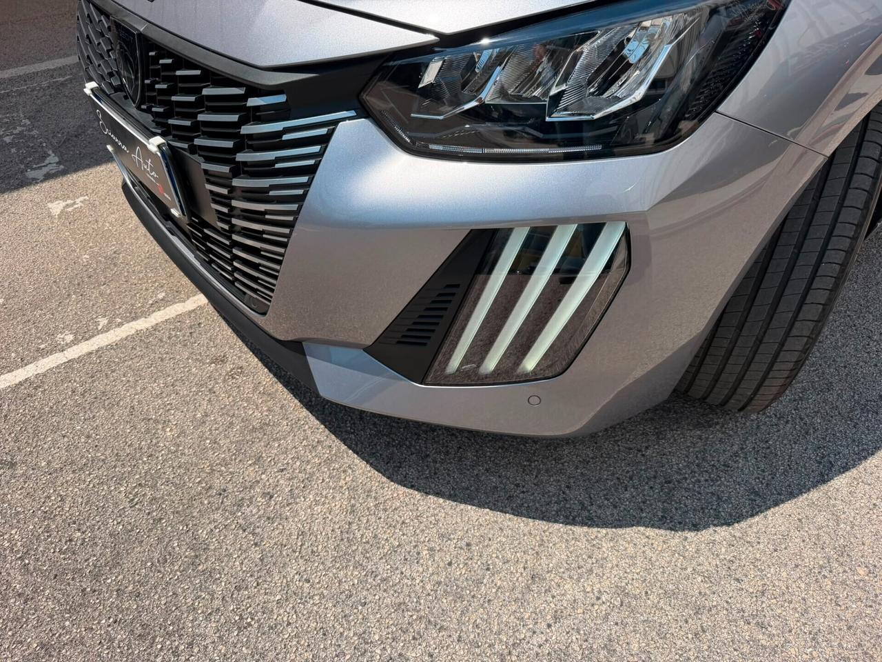 peugeot 208 p.tech 100 Allure *PDC ANT E POST*