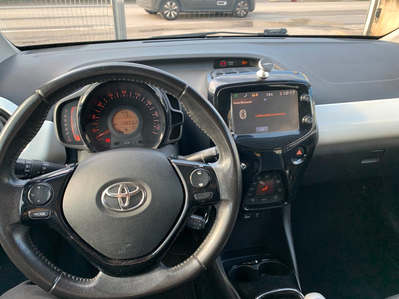 Toyota Aygo 1.0B 69 CV 5P X-PLAY