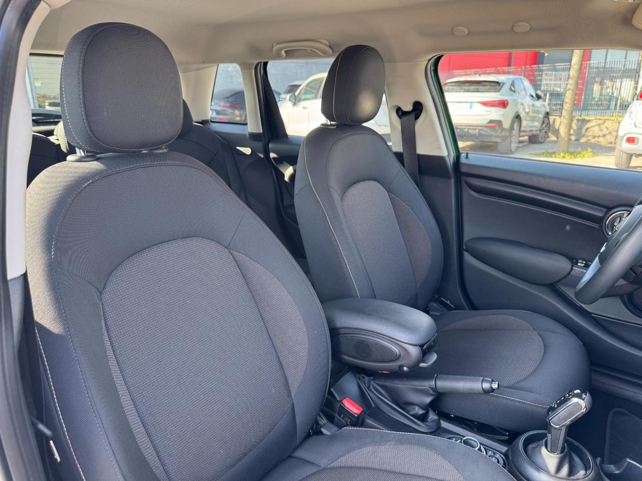 Mini 5 Porte One Essential 1.5 Twin Power Turbo 102cv Steptronic