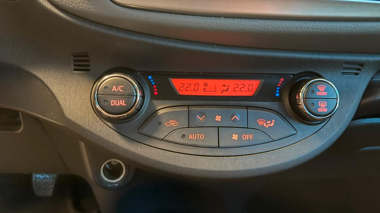 TOYOTA YARIS 1.4 D 5 PORTE LOUNGE 2014