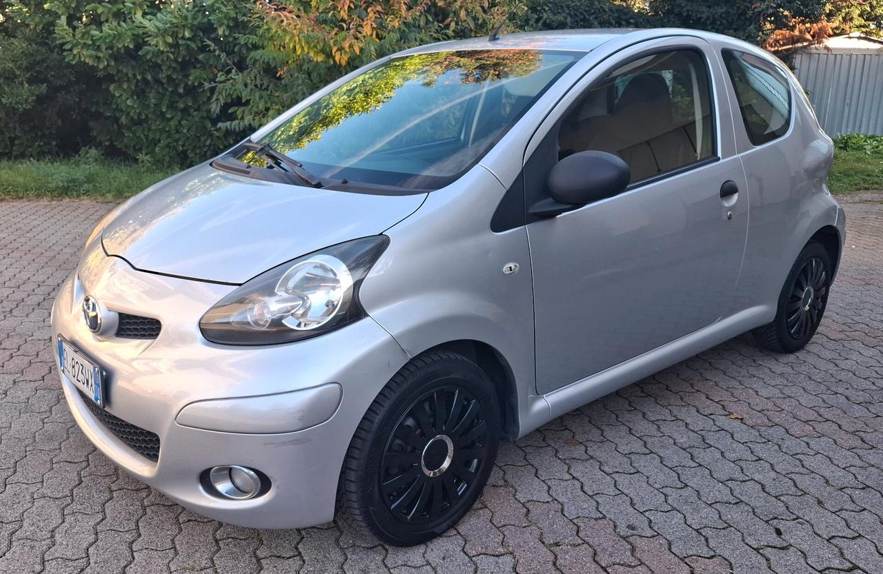 Toyota Aygo 1.0 12V VVT-i 3 porte Now Connect