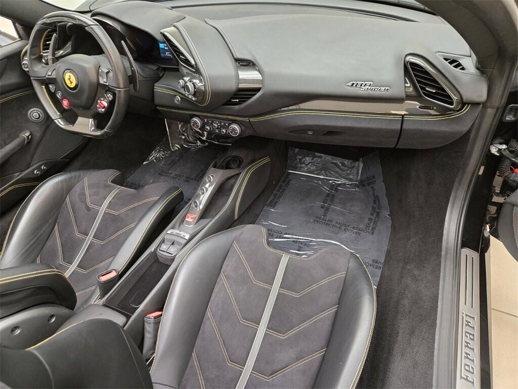 Ferrari 488 Spider NOLEGGIO LUNGO TERMINE - LEASING FULL INCLUSIVE