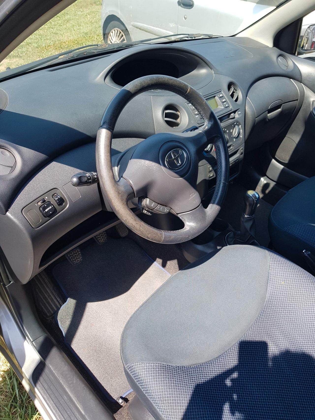 Toyota Yaris 1.4 tdi D-4D cat 5 porte Sol