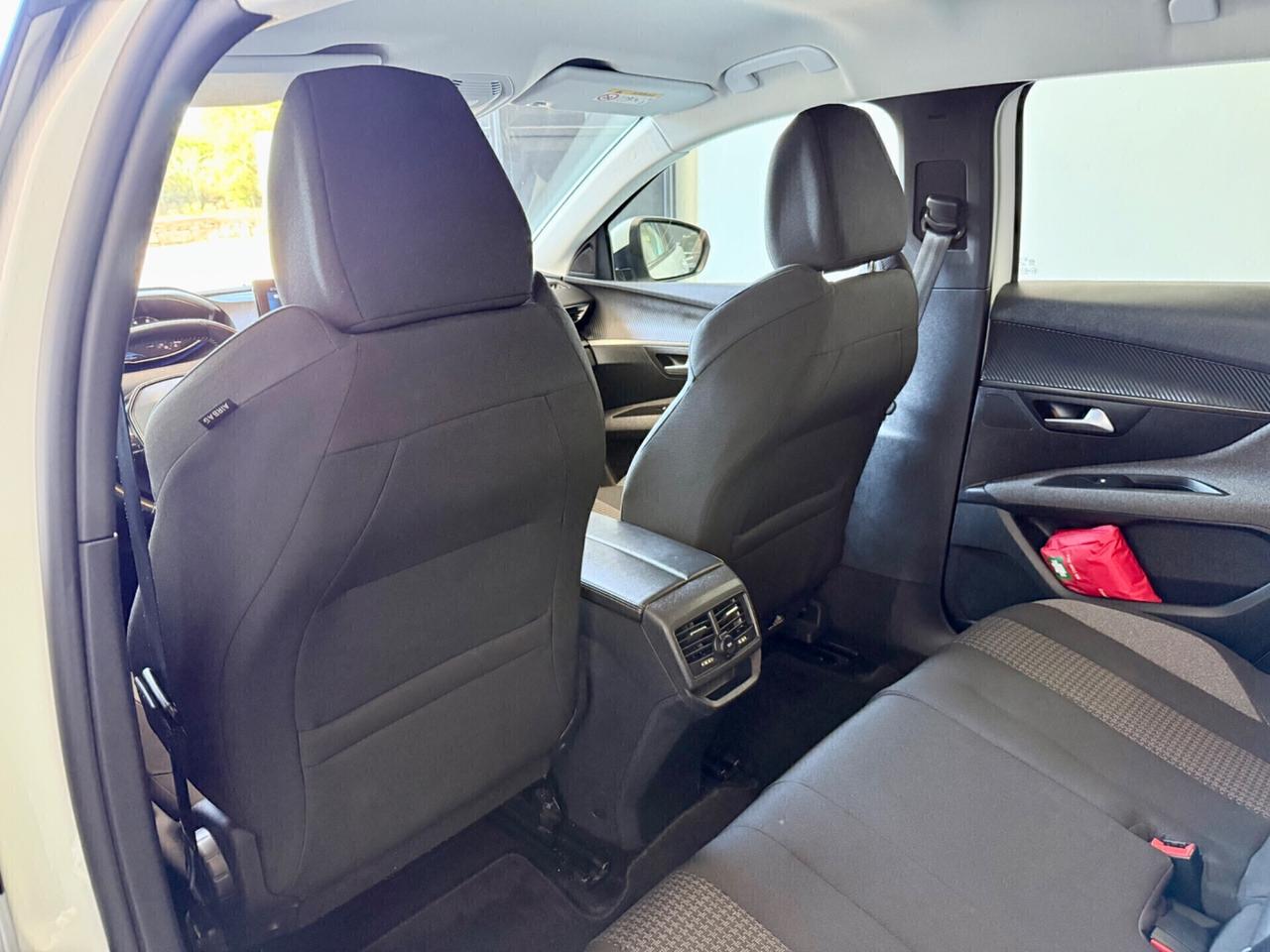 Peugeot 3008 BlueHDi 130 S&S EAT8 Active Pack