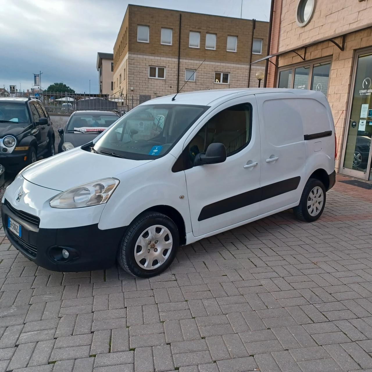 PARTNER 1.6 3 POSTI AUTOM MOTORE TOTALMENTE REVISIONATO