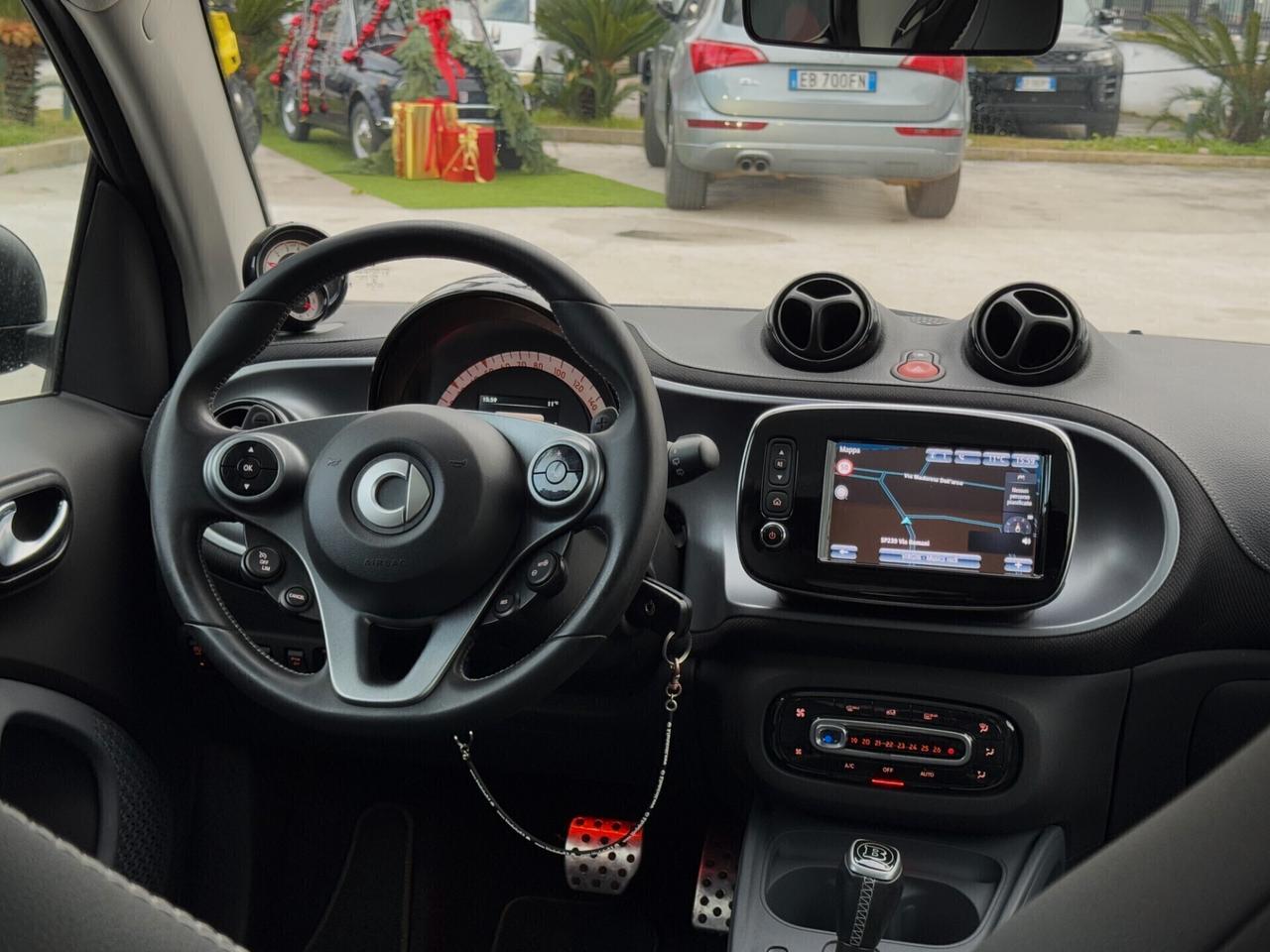 Smart forTwo 0.9 T Parisblue BRABUS Style 90CV