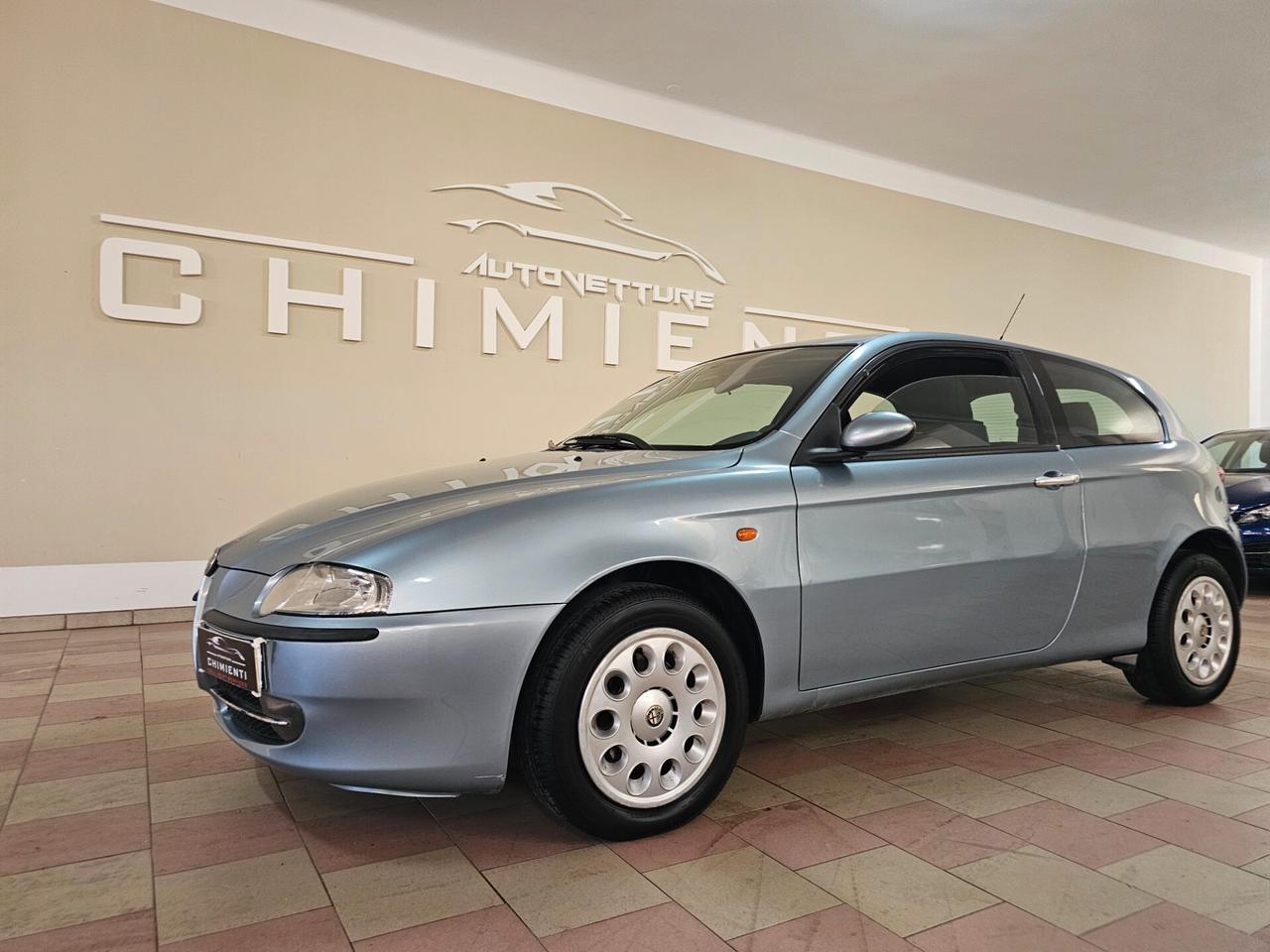 Alfa Romeo 147 1.6i 16V Twin Spark cat 3p. Distinctive
