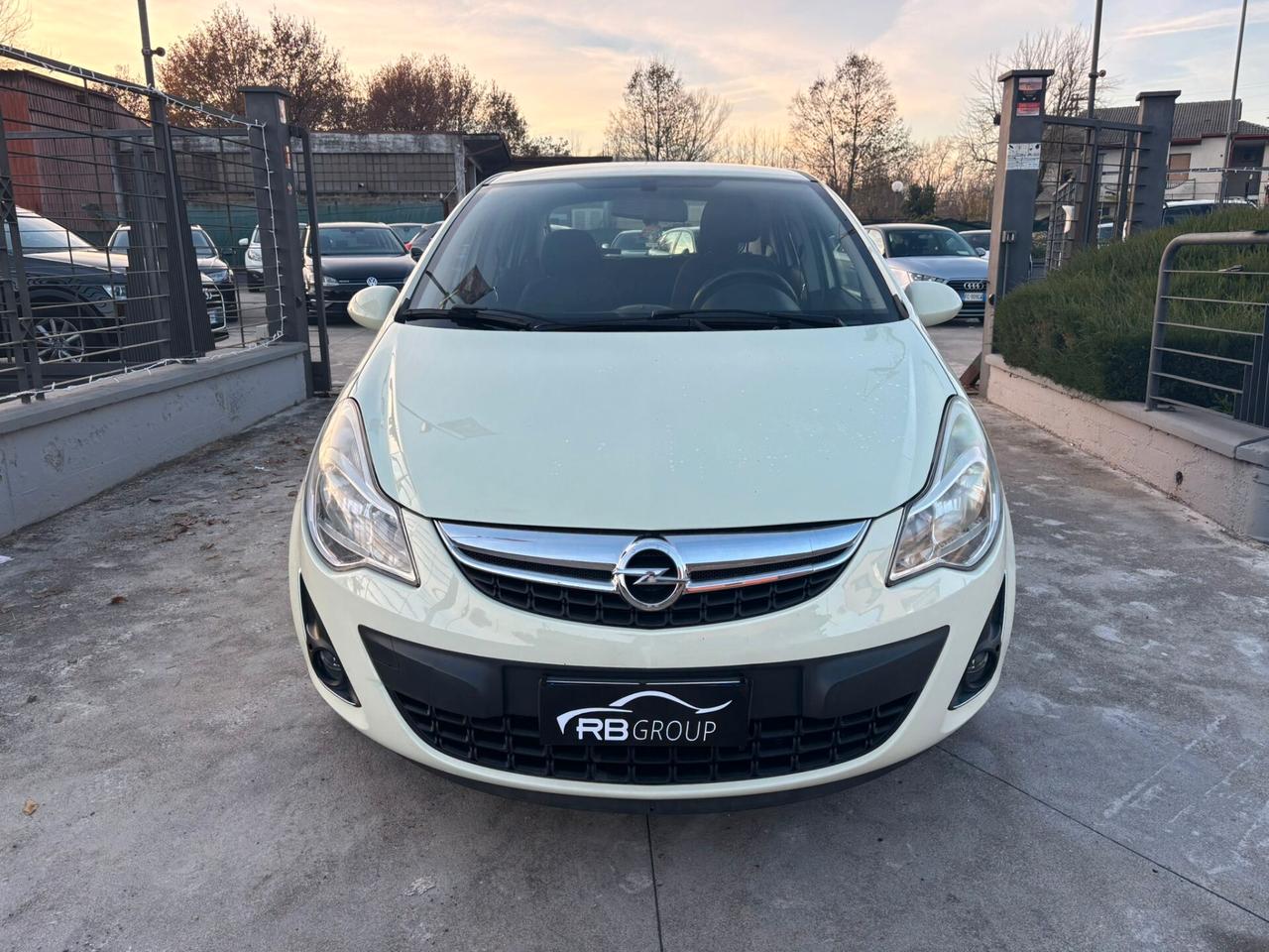 Opel Corsa 1.2 5 porte Cosmo