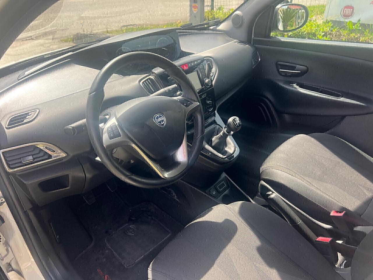 Lancia Ypsilon 1.2 69CV GPL Ecochic Gold-2018