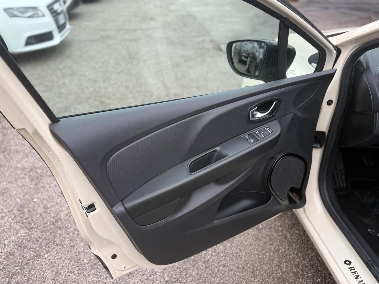 Renault Clio dCi 8V 75 CV Start&Stop 5 porte Energy Duel