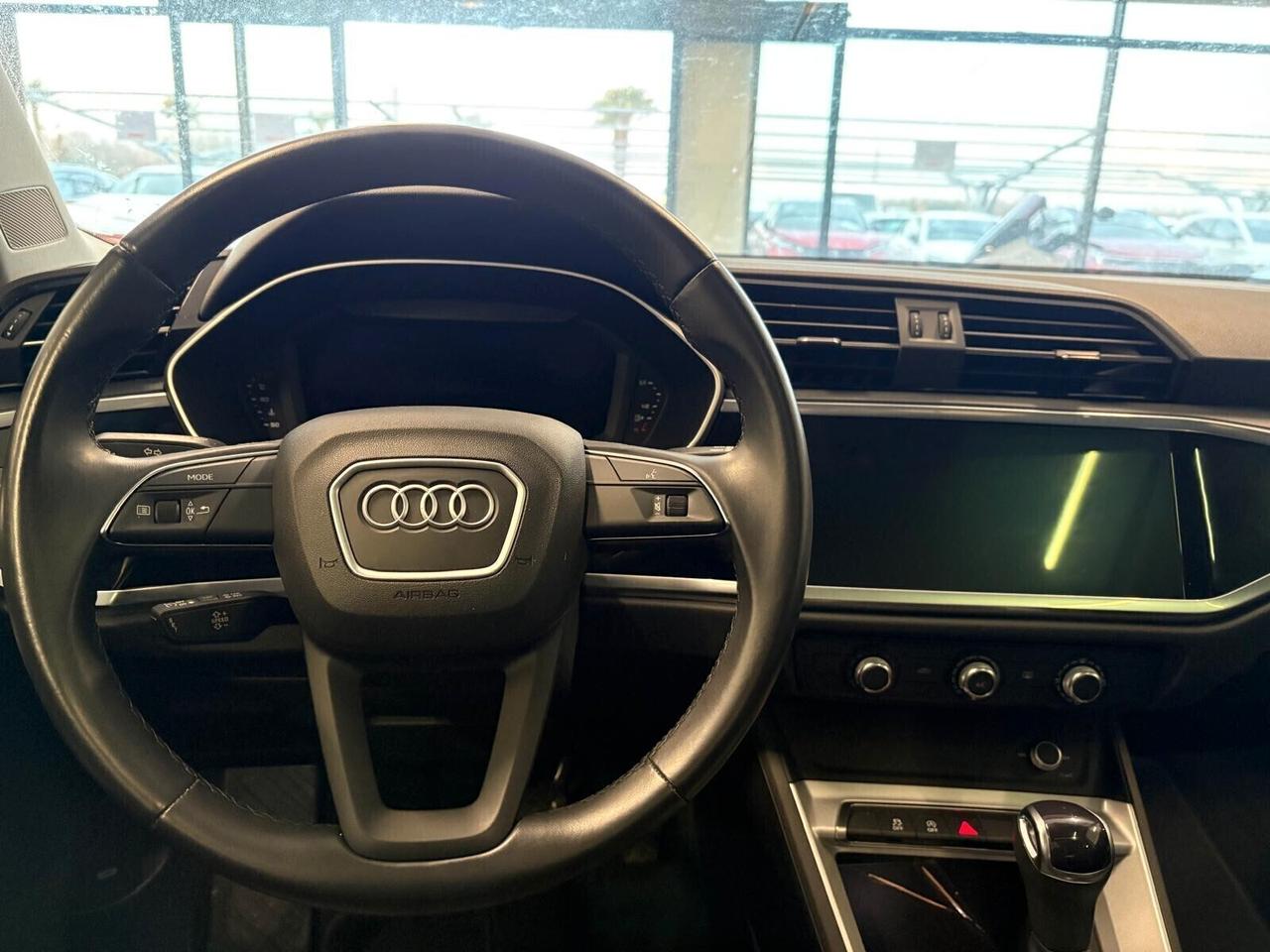 Audi Q3 35 2.0 TDI quattro S tronic 10000 km TETTO