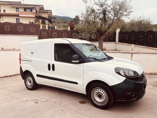 Fiat Doblo METANO 1.4 T.JET 120CV CLIMA CRUISE CAR PLAY