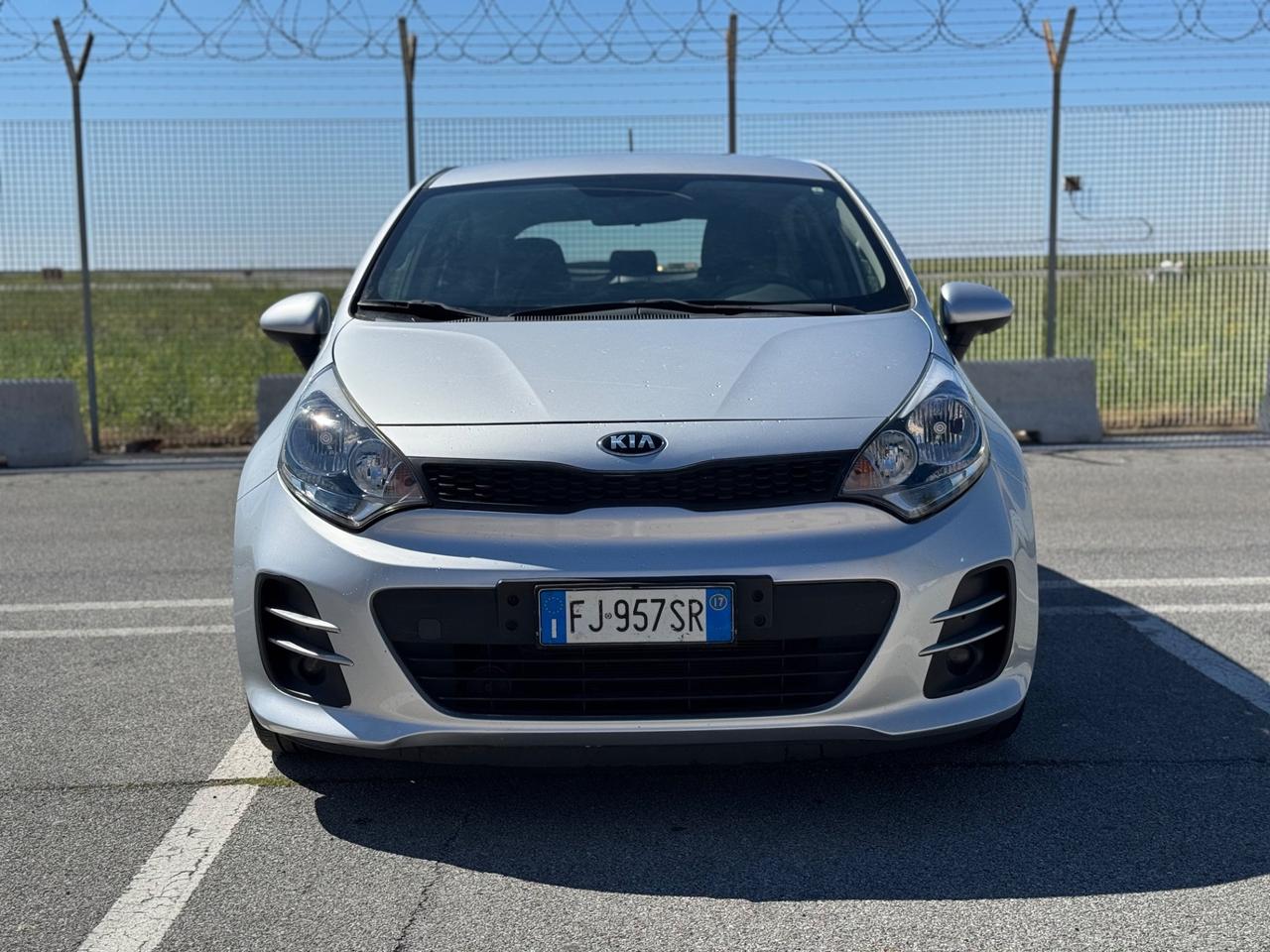 KIA RIO 1.2 BENZINA NEO PATENTATI 2017 1 PRO 12 MESI DI GARANZIA