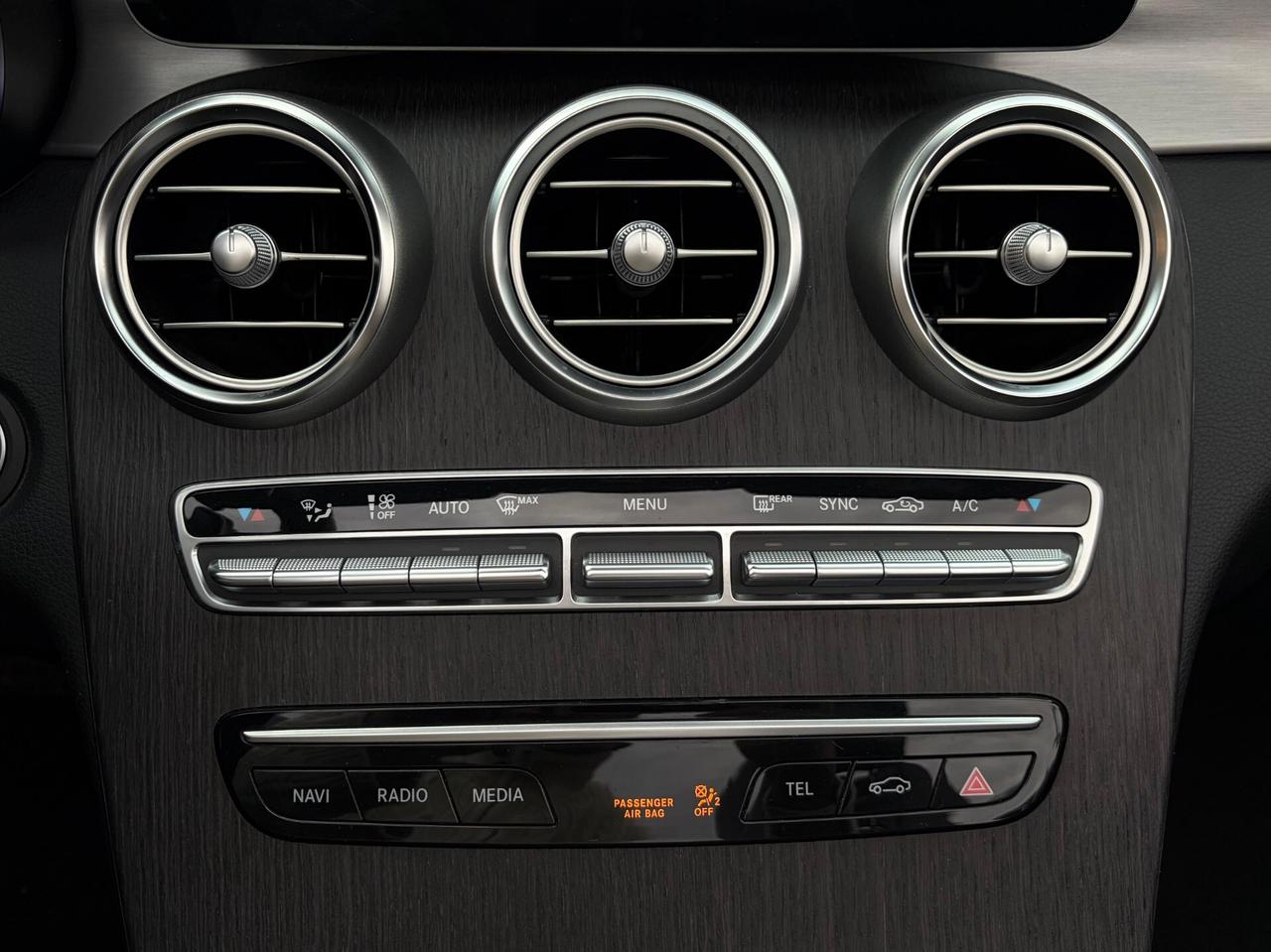 C 200 Auto EQ-Boost Cabrio Premium Plus