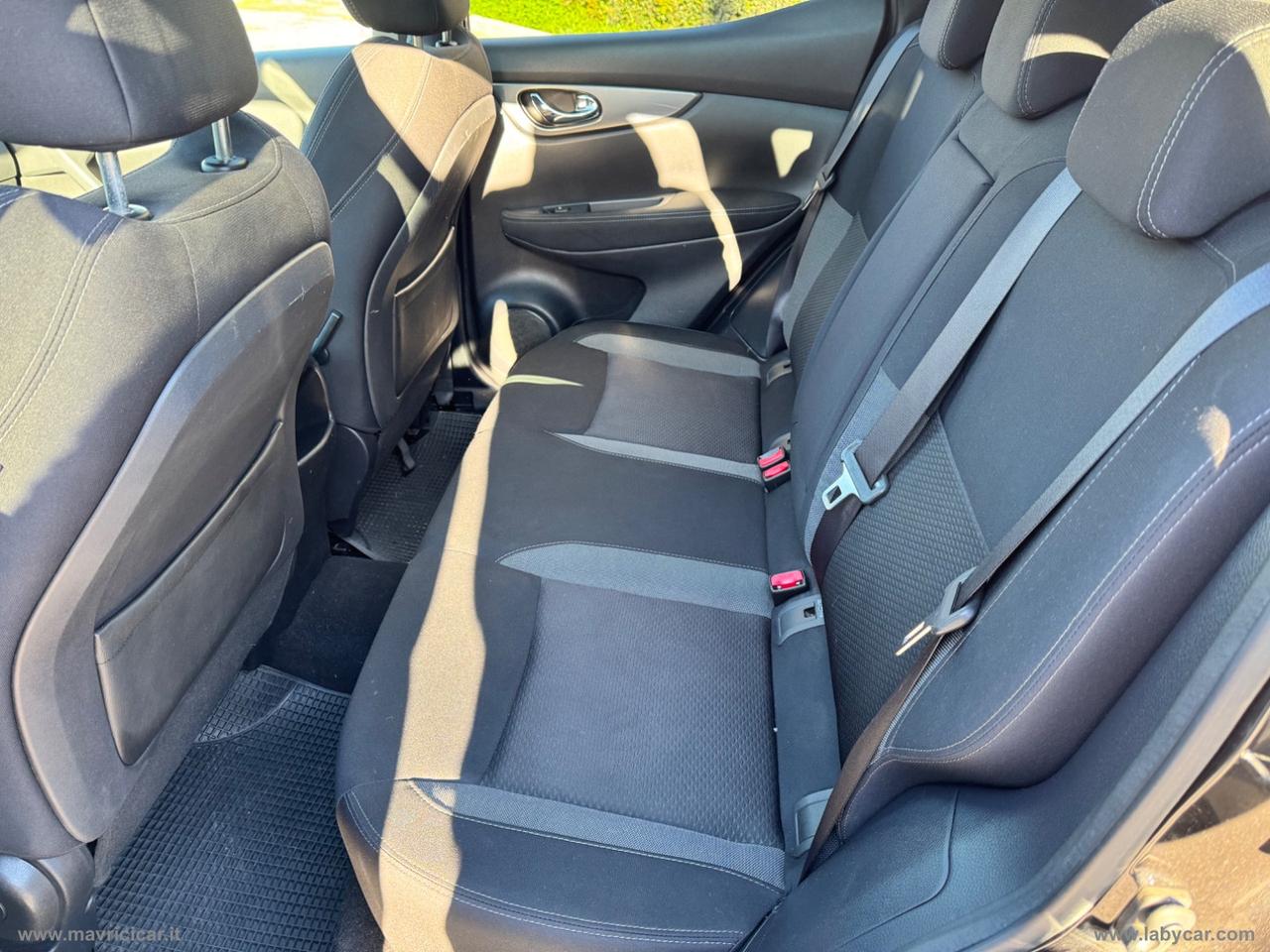 NISSAN Qashqai 1.6 dCi 4WD N-Connecta