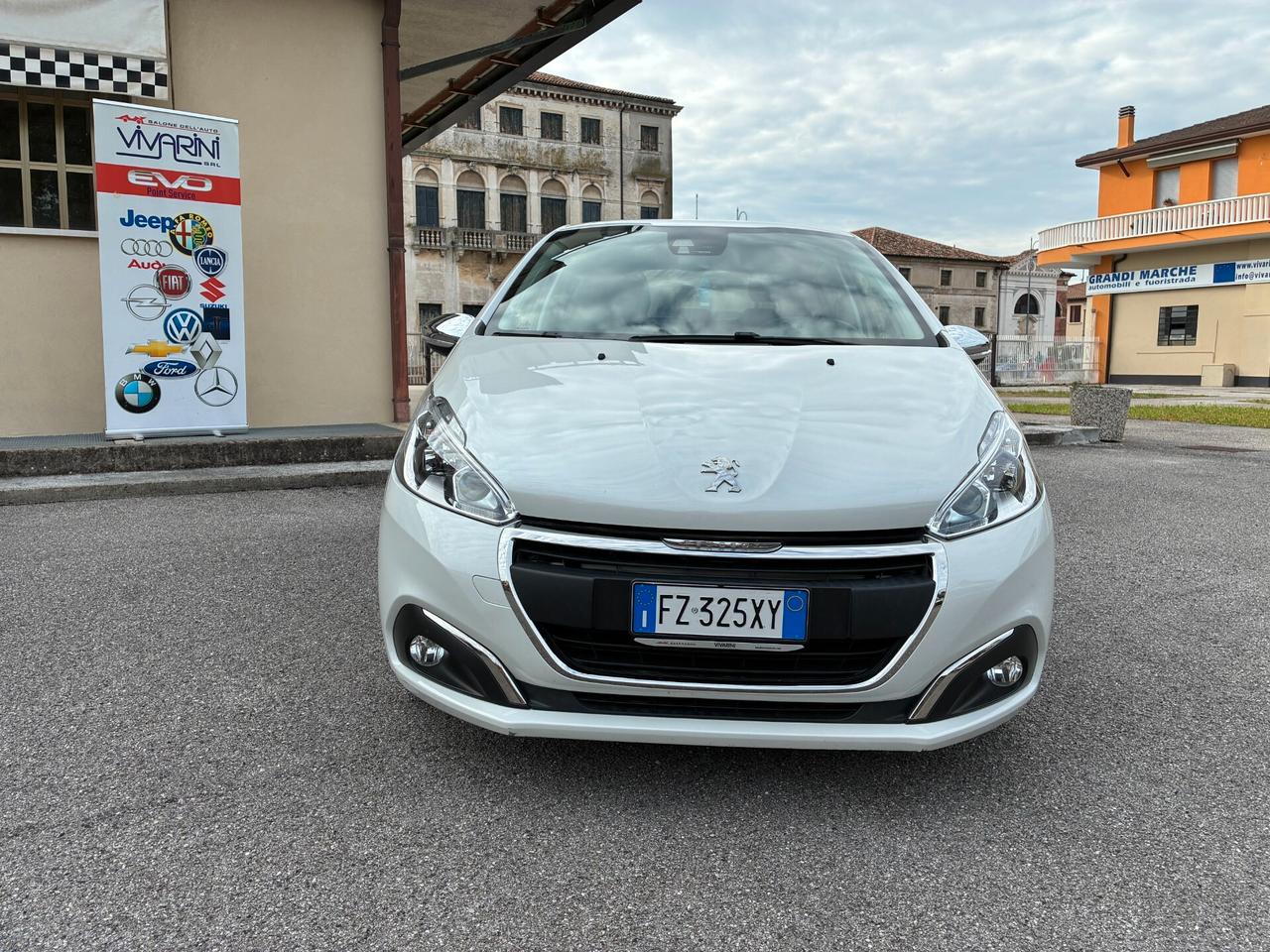 Peugeot 208 BlueHDi 100 S&S Signature