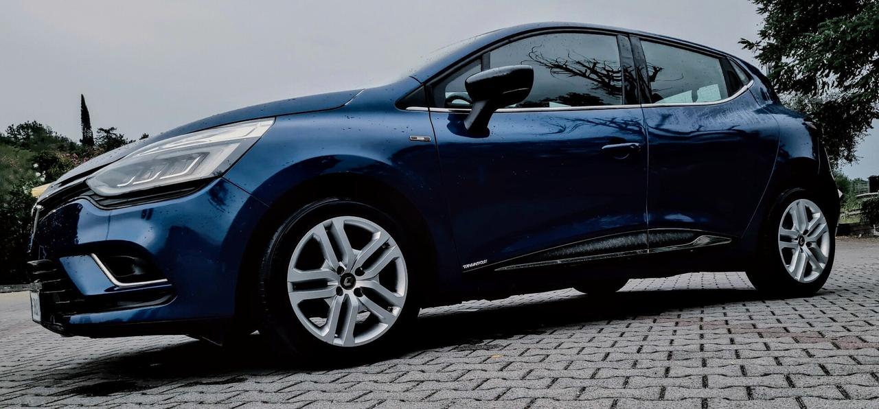 Renault Clio TCe 12V 90 CV GPL 5 porte Moschino Intens