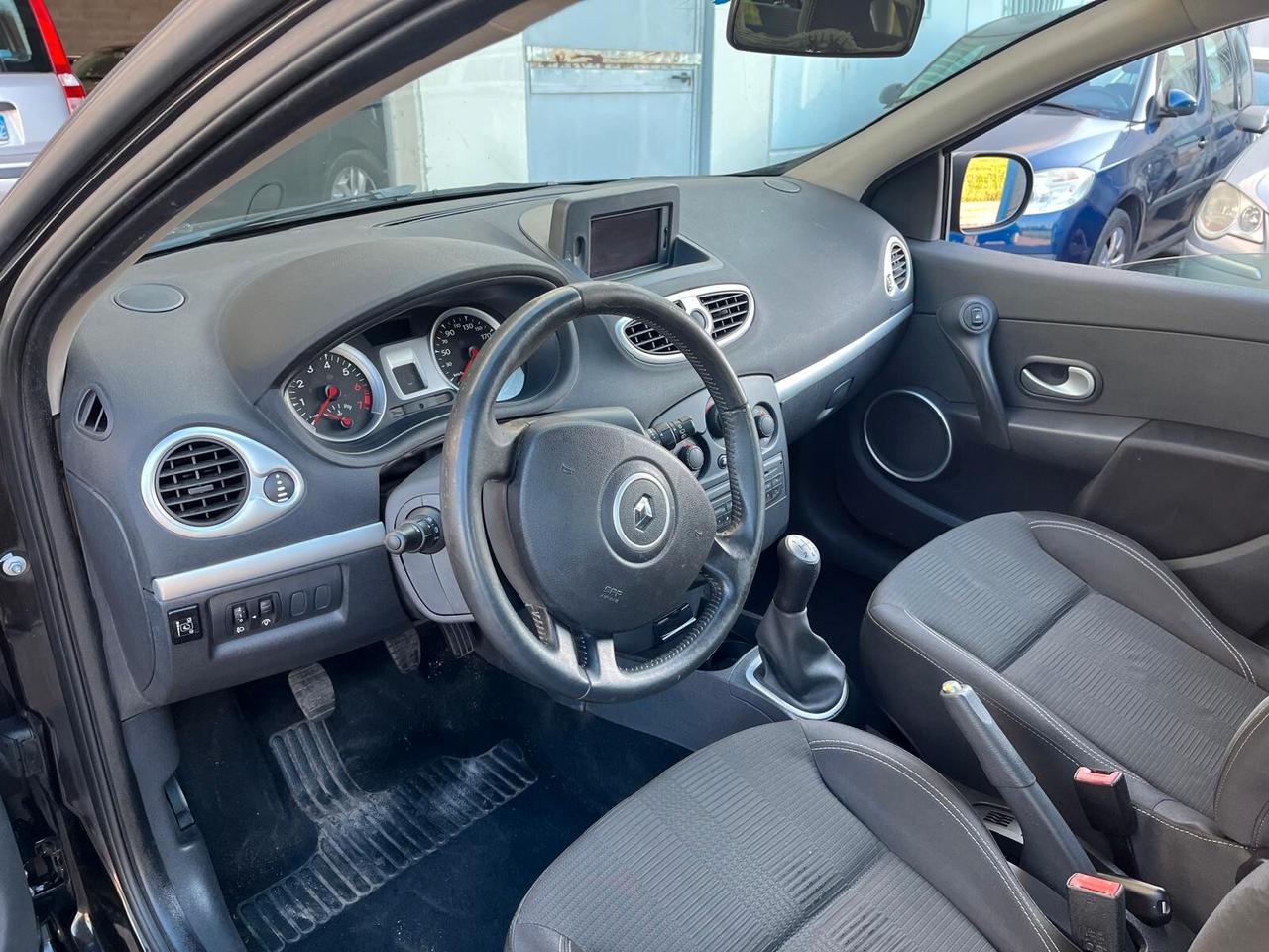 Renault Clio 1.2 16 V 5P GPL DYNAMIQUE