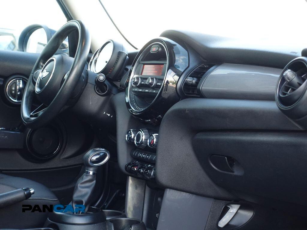 MINI 1.5 Cooper D 5p auto