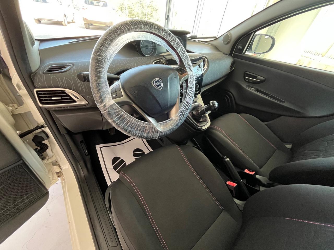 Lancia Ypsilon 1.2 69 CV 5 porte 111000 km