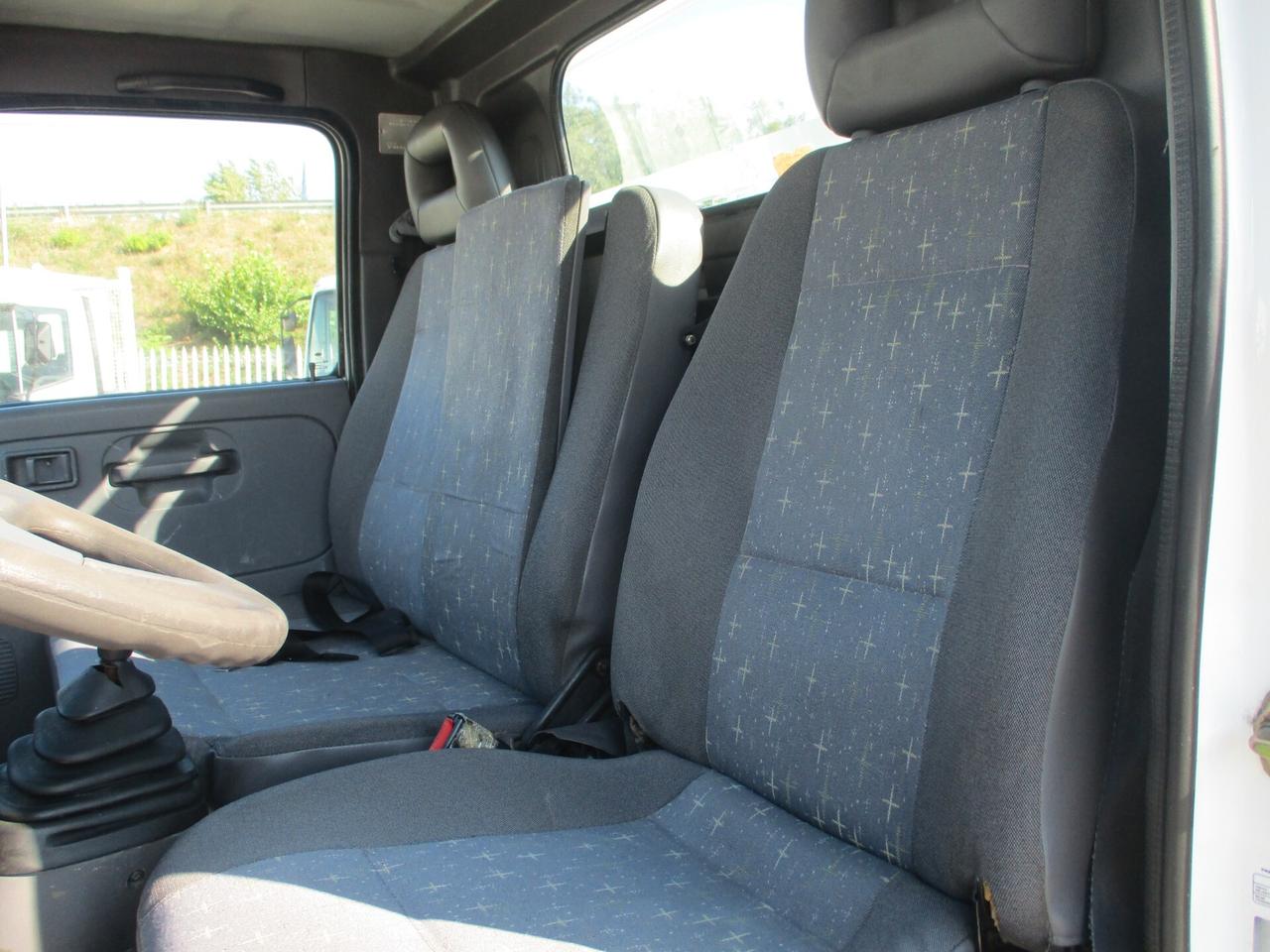 Nissan Cabstar 3000 120CV CASSONE FISSO PASSO CORTO 3.10 METRI