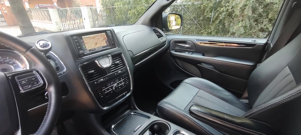 Lancia Voyager 2.8 Turbodiesel S 177 CV