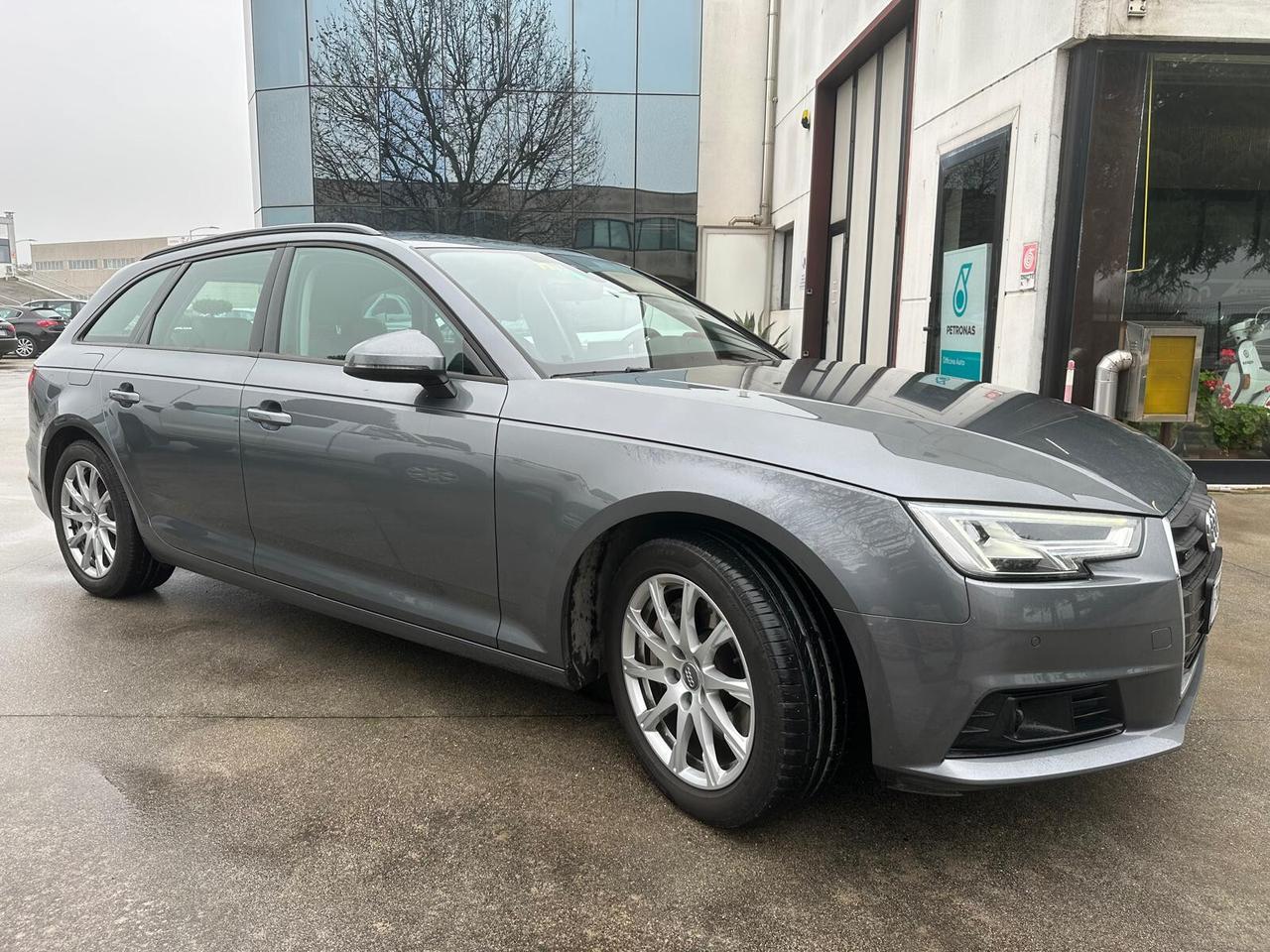 Audi A4 Avant 40 TDI quattro Prezzo x EXPORT