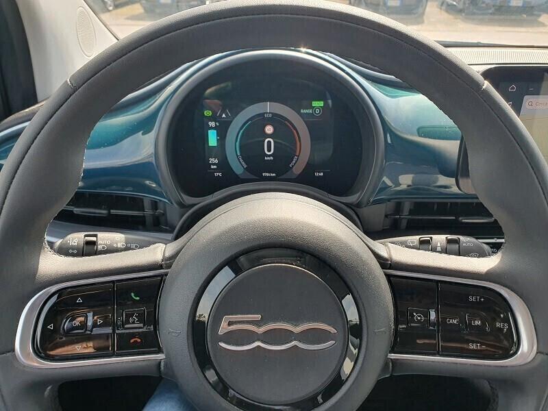 FIAT NUOVA 500e 118CV ICON 42 kWh NAV 10 KM 9MILA